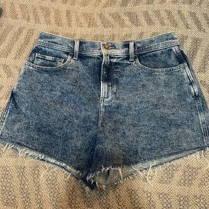 Hollister Ultra High Rise Vintage Short 4”